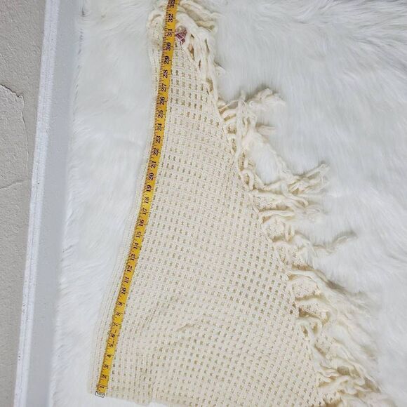 Woman's triangle cream scarf - Picture 4 of 7